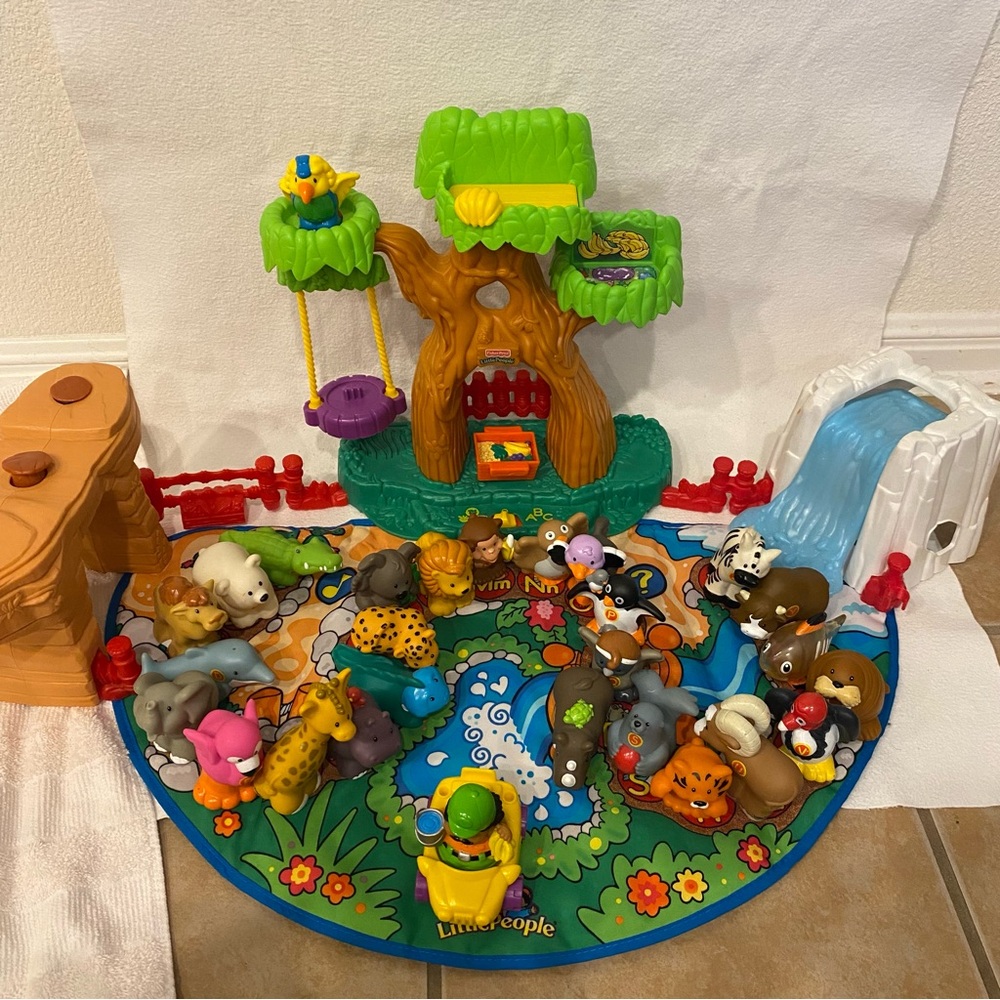 Little People Alphabet Zoo A-Z Playset 26 animals, Interactive zoo Treehouse